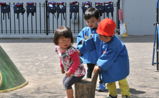 「なかよくする子」
